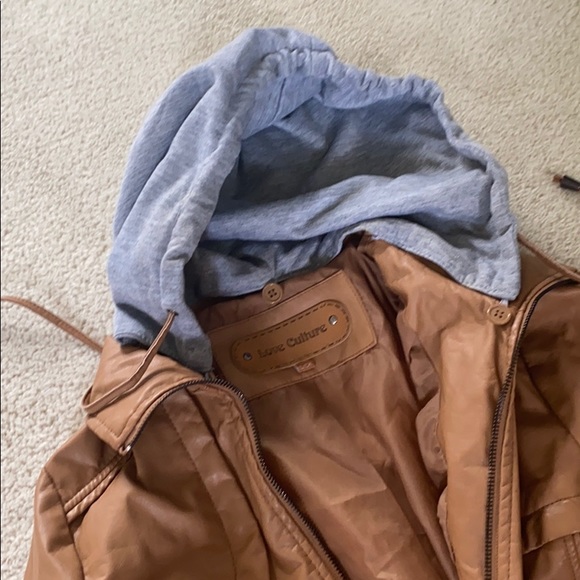 Leather jacket - Picture 2 of 5